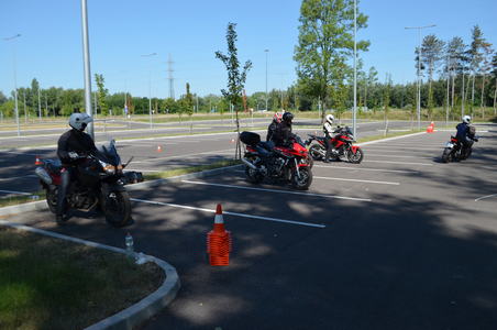  Zoom Autósiskola Győr